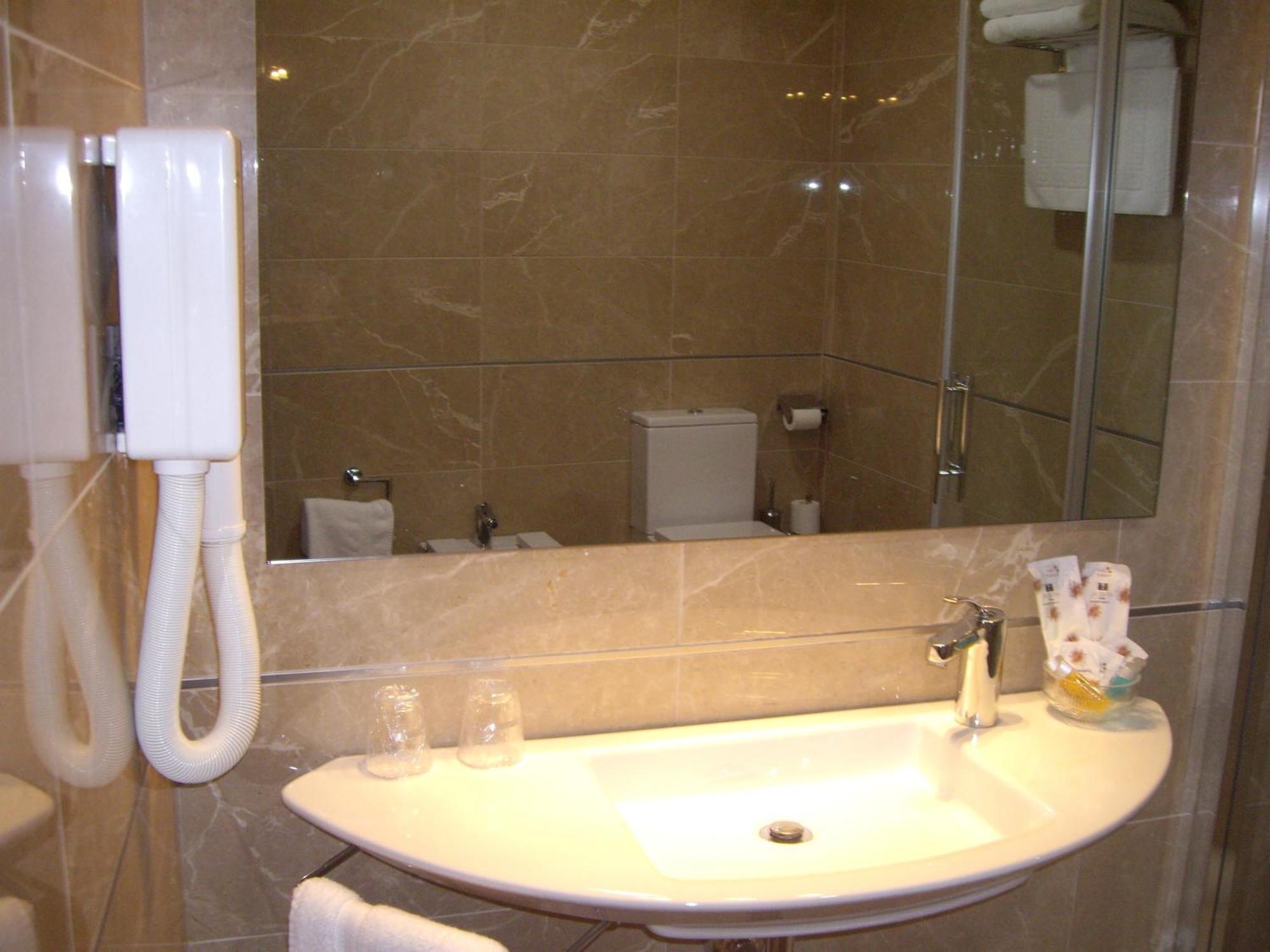Hotel San Sebastian Hospederia Сьеса Экстерьер фото